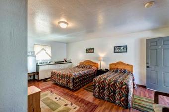 Motel Lake Shasta Lodge