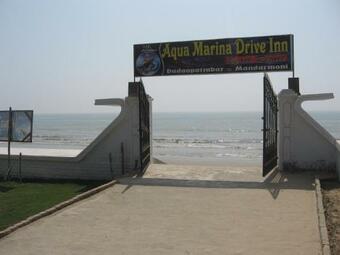Hotel Aqua Marina Drive Inn