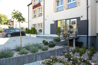 Hotel Soko?owska Airport Modlin