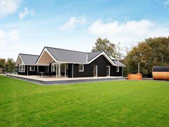 Two-bedroom Holiday Home In Tomrefjord