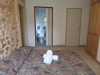 Bed & Breakfast Caf� De La Place G�te & Chambres D'h�tes "lou Pastre"