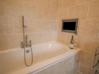 Winsall Court II