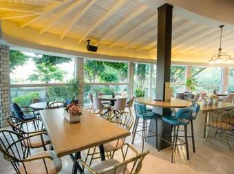 Nepheli Hotel