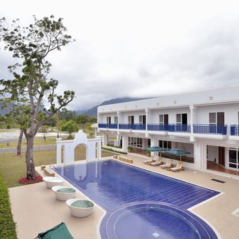 Hotel J Resort