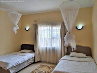 Hotel Home Up Guest House