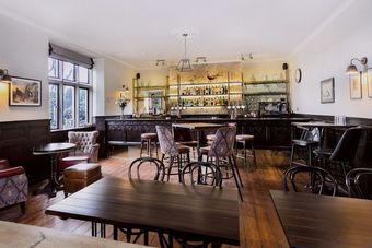 Stanton Manor Hotel