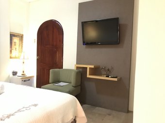 Hotel Kuri Suites