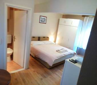 Hotel Carol Rooms