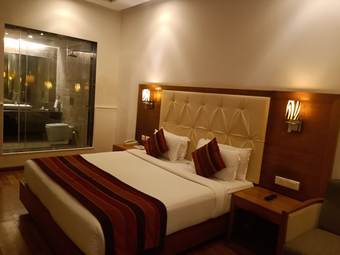 Hotel Aarohi Starz Club