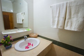 Botoum Hotel