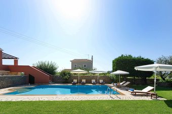 Il Tesori Dassia Villas