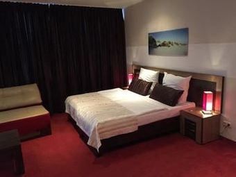 Home Hotel