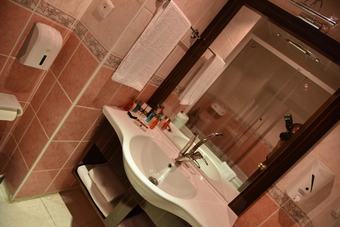 Hotel Lacin Park