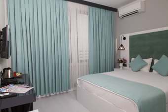 Des Suites Hotel