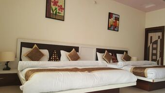 Hotel Kumkum Palace