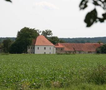 Apartamentos Historischer Pfarrhof Niederleierndorf