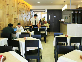 Y Aparthotel Colon