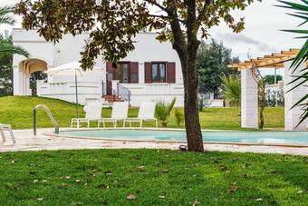 Villa Aura