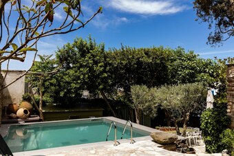 Tinos E Houses
