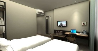 Ayani Hotel