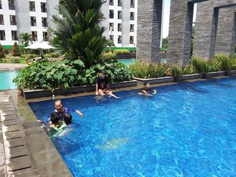 Green Lake View Luxury Apartment By Indah