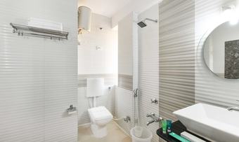 Treebo Skylon Hotel
