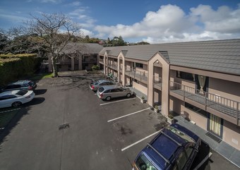 Oak Tree Motel