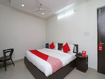 Oyo 6137 Hotel Star