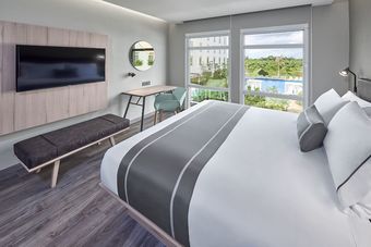 Hotel City Express Plus Cancun Aeropuerto Riviera