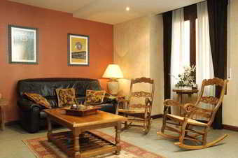 Hotel Pirineos