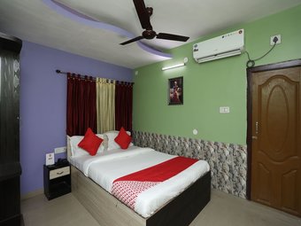 Oyo 15114 Ivy Hotel