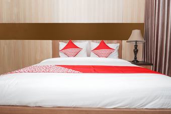 Hotel Oyo 703 Omah Olin Guesthouse