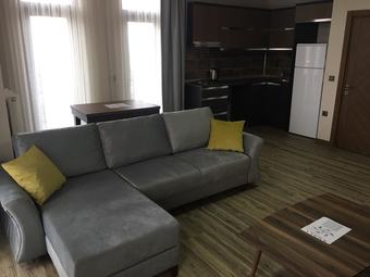 Khall Suite's