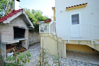 Apartments Mladen
