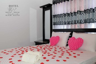 Hotel White House