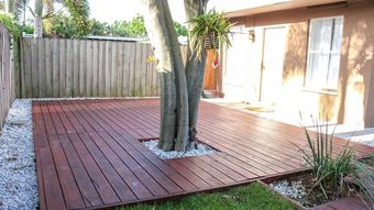 Red Deck Manors