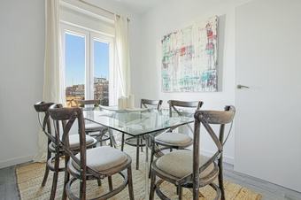Apartamentos The Best Location!!. 8pax. 3bd & 2bth. Reina Sofia II
