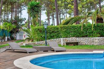 Villa With 2 Bedrooms In Corroios, With Private Pool, Enclosed Garden And Wifi - 5 Km From The Beach