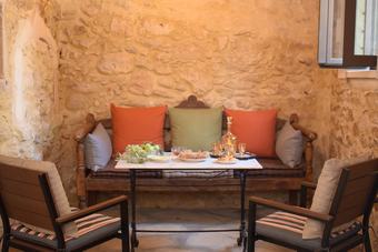 Apartamentos Vasili's House