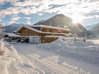 Cosy Apartment In Neukirchen Near Ski Lift
