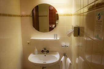 Hotel Caf� Adler