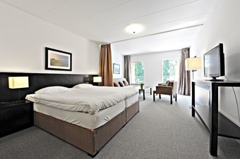 First Hotel Lind� Park