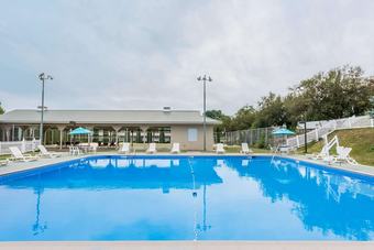 Ramada Hotel & Conference Center By Wyndham State College