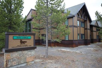 Hotel Grant Village - Inside The Park