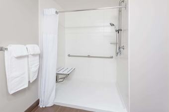 Hotel Microtel Inn & Suites By Wyndham Fort St John