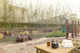 Hotel Blossom Hill Pastoral Poem