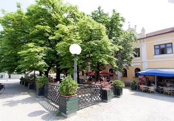 Hotel Zvezda