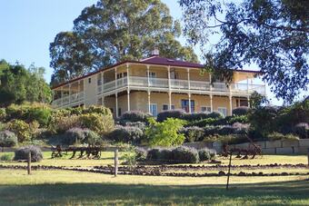 Bed & Breakfast R On The Downs Bnb & Spa Cottages