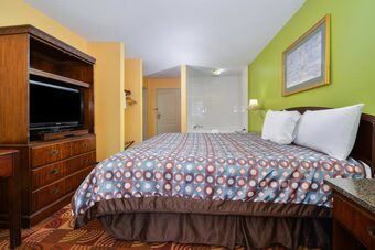 Hotel Super 8 By Wyndham Lake Of The Ozarks