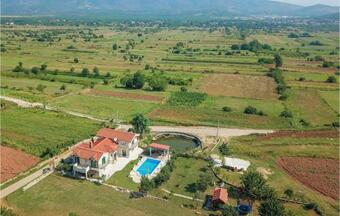 Six-bedroom Holiday Home In Dicmo Osoje